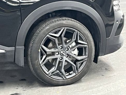 Used 2025 Nissan Kicks SR w/ SR Premium Package image 38