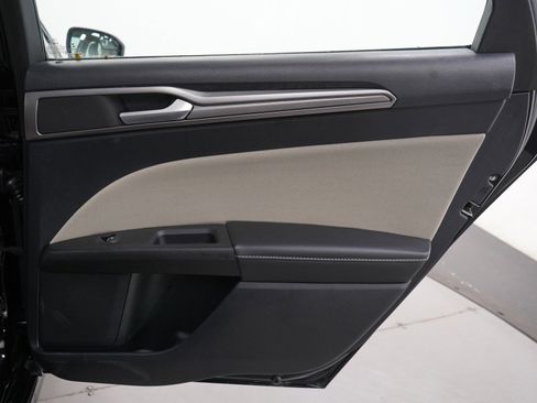 Used 2018 Ford Fusion S image 11