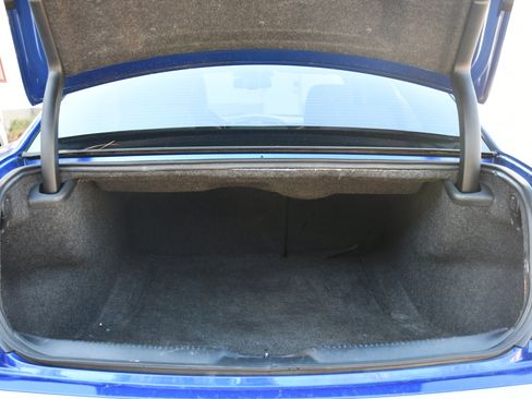 Used 2019 Chrysler 300 Touring w/ Chrome Appearance Package image 17