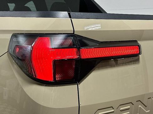 Used 2023 Hyundai Santa Cruz SEL AWD/4WD image 31