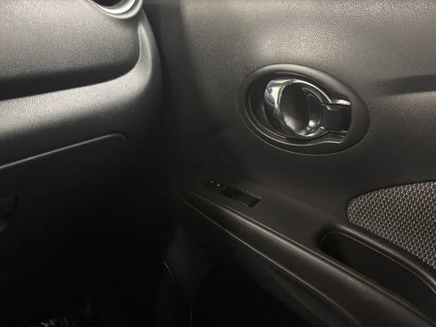 Used 2016 Nissan Versa SV FWD image 15