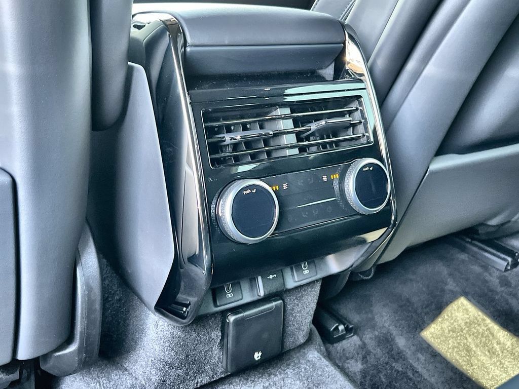 New 2026 Land Rover Range Rover Sport Dynamic SE AWD/4WD image 16