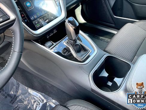 Certified 2024 Subaru Outback Premium AWD/4WD image 17