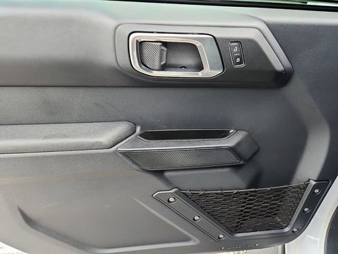Used 2025 Ford Bronco Badlands AWD/4WD image 13