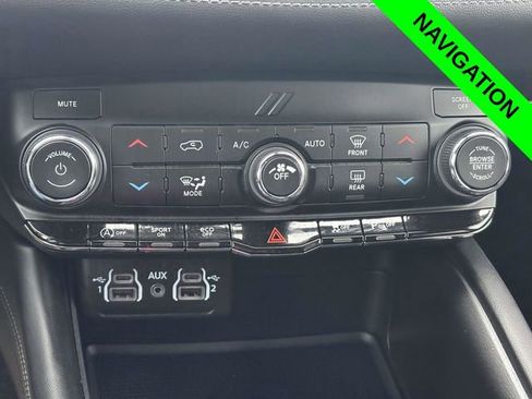 Used 2022 Dodge Durango SXT w/ Blacktop Package image 18