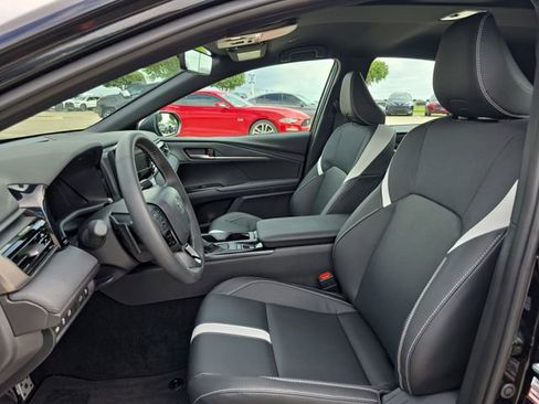 Used 2026 Toyota Camry SE w/ Convenience Package image 14