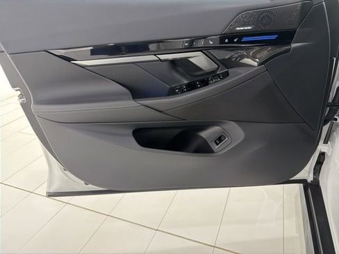 Used 2026 BMW 530i xDrive image 10