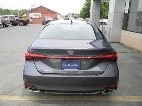 Used 2019 Toyota Avalon XLE w/ Moonroof Package FWD image 7