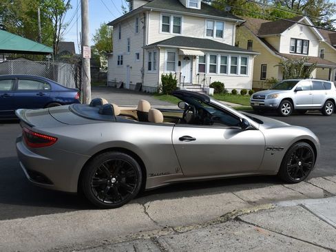Used 2013 Maserati GranTurismo Sport RWD image 5