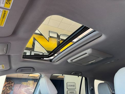Used 2017 Honda Pilot Touring image 41