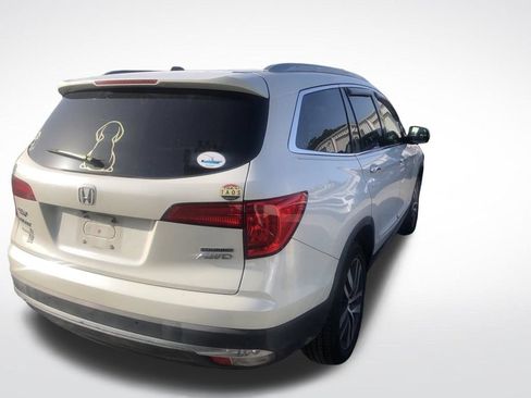 Used 2017 Honda Pilot Touring image 4