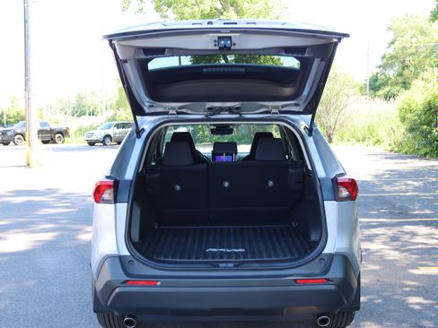 Certified 2025 Toyota RAV4 LE AWD/4WD image 5
