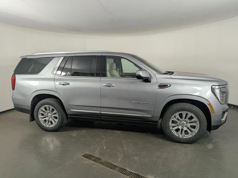 Used 2025 GMC Yukon Denali w/ Sun & Power Step Package image 8