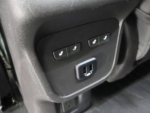 Used 2018 GMC Terrain Denali w/ Comfort Package AWD/4WD image 37
