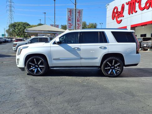 Used 2020 Cadillac Escalade Luxury RWD image 9