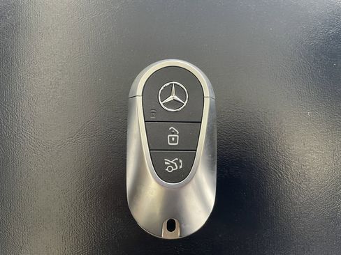 New 2026 Mercedes-Benz GLC 300 image 23