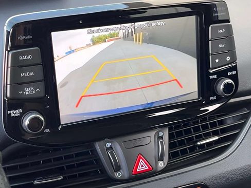 Used 2018 Hyundai Elantra GT Sport w/ Sport Tech Package 04 FWD image 19