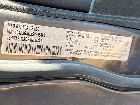 Used 2025 Jeep Grand Cherokee Laredo w/ Trailer Tow Package image 30