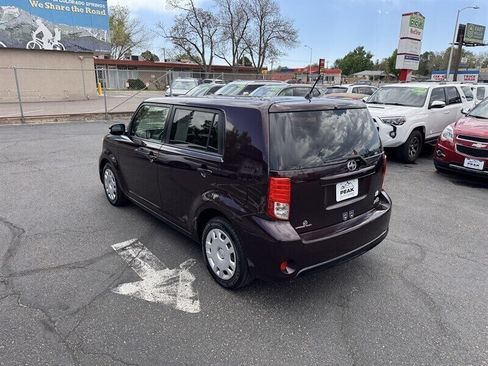 Used 2015 Scion xB FWD image 5