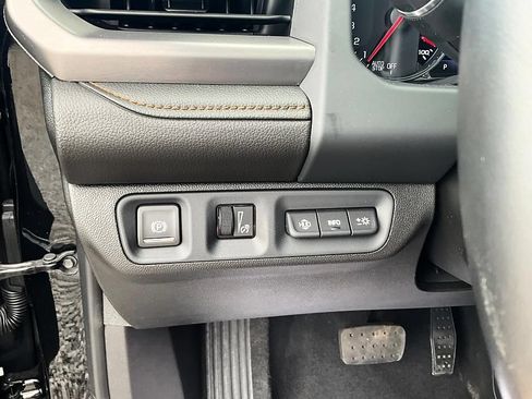 Used 2023 GMC Acadia AT4 w/ Technology Package AWD/4WD image 18