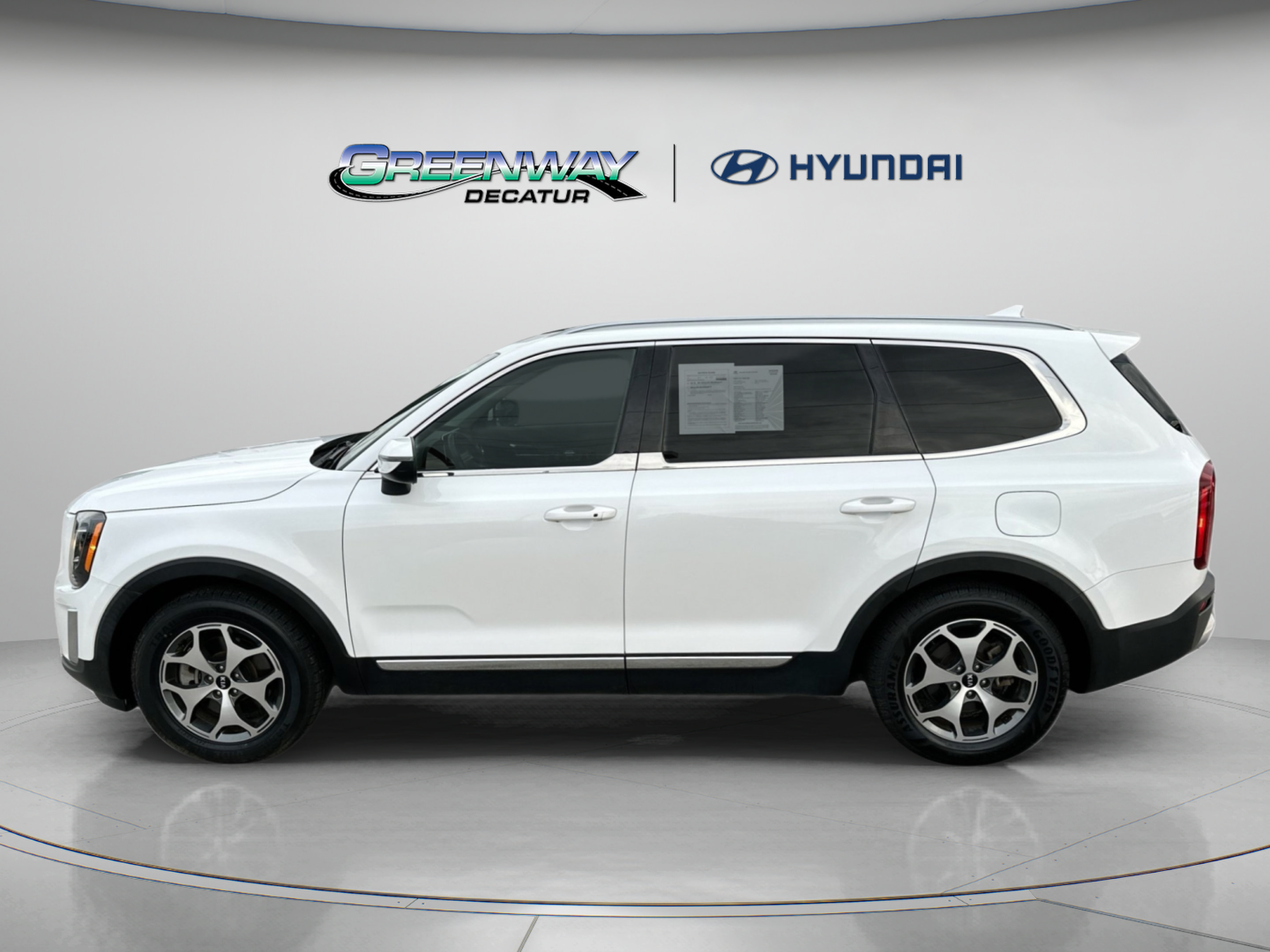 Used 2020 Kia Telluride EX w/ Towing Package FWD image 5