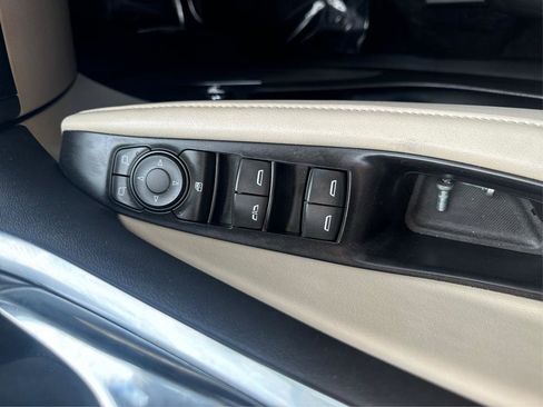 Used 2018 Buick Enclave Essence image 45