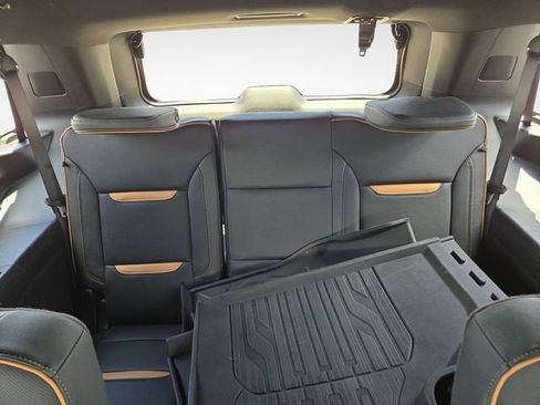 Used 2024 GMC Yukon AT4 w/ AT4 Premium Package AWD/4WD image 12