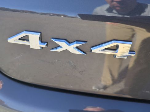 Used 2024 Jeep Compass Latitude image 32