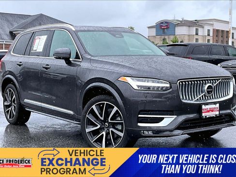 Used 2024 Volvo XC90 B5 Plus AWD/4WD image 1