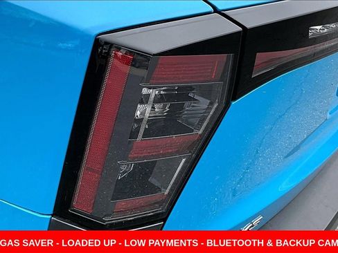 Certified 2025 Nissan Kicks SR image 21