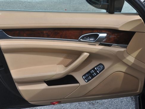 Used 2013 Porsche Panamera 4S image 16