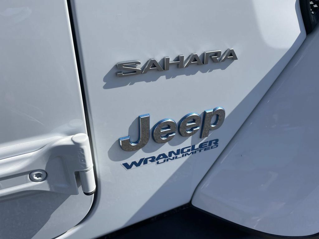 Used 2021 Jeep Wrangler Unlimited Sahara w/ Cold Weather Group AWD/4WD image 32