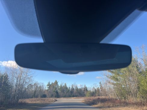 Used 2023 Volkswagen Tiguan SE image 28