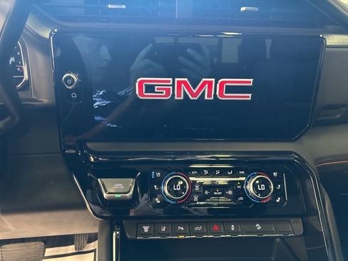 Used 2025 GMC Sierra 3500 AT4 w/ AT4 Premium Plus Package image 23