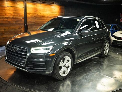 Used 2018 Audi Q5 2.0T Premium Plus w/ Premium Plus Package AWD/4WD image 2