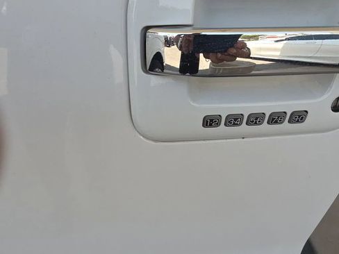 Used 2011 Ford F150 Lariat w/ Lariat Chrome Pkg RWD image 52