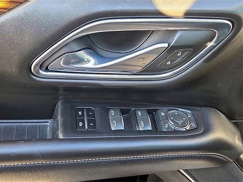 Used 2021 Chevrolet Tahoe Premier w/ Premium Package image 16