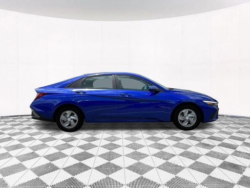 New 2025 Hyundai Elantra SE image 14