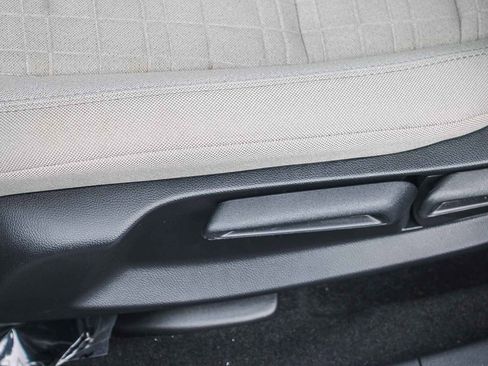 Certified 2025 Honda HR-V LX image 22
