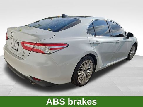 Used 2018 Toyota Camry XLE w/ Audio Package FWD image 5