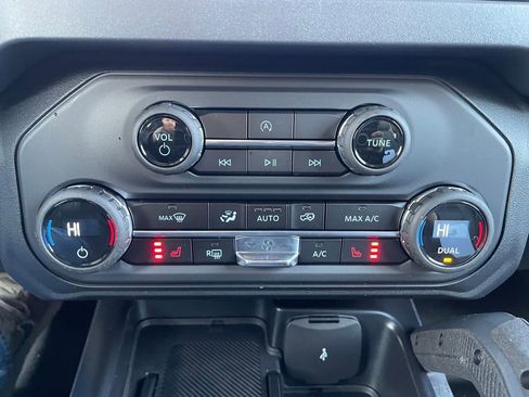 New 2025 Ford Bronco Big Bend w/ Black Diamond Package image 18