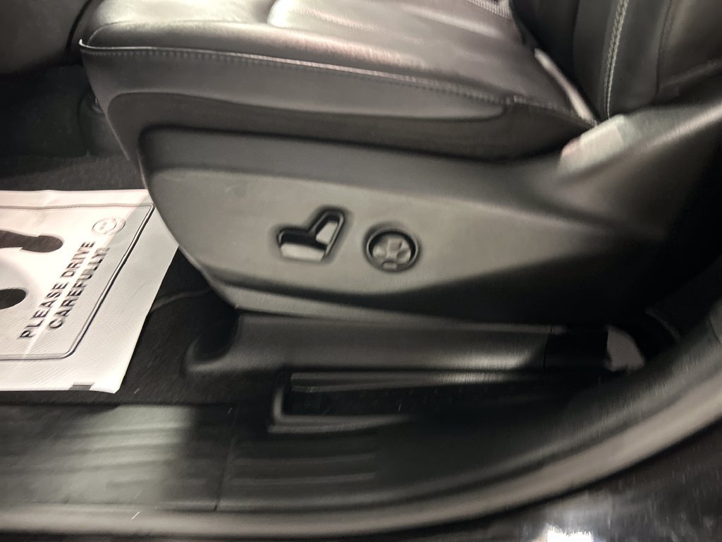 Used 2026 Chrysler Pacifica Select w/ S Appearance Package FWD image 13
