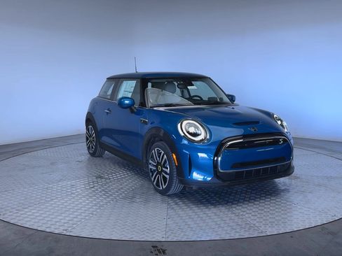 Used 2024 MINI Cooper SE FWD image 2