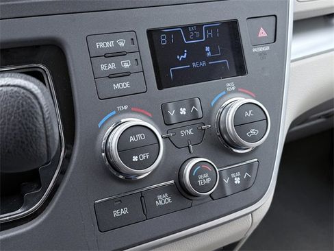 Certified 2020 Toyota Sienna LE image 28