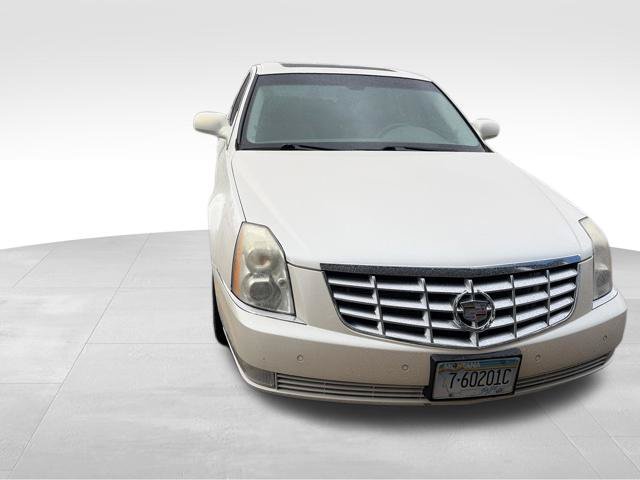 Used 2010 Cadillac DTS Luxury FWD image 8