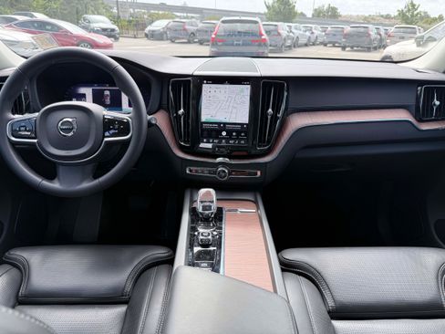 Certified 2024 Volvo XC60 B5 Ultimate w/ Protection Package Premier AWD/4WD image 15