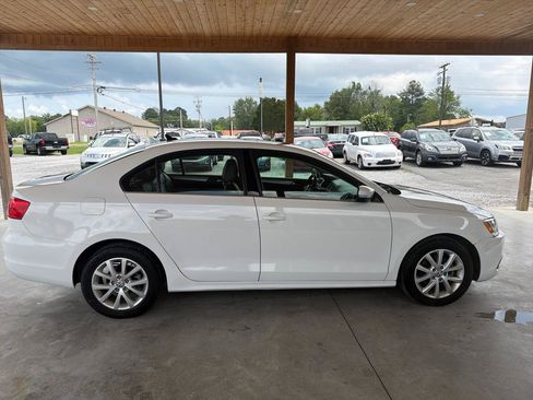Used 2013 Volkswagen Jetta SE FWD image 15