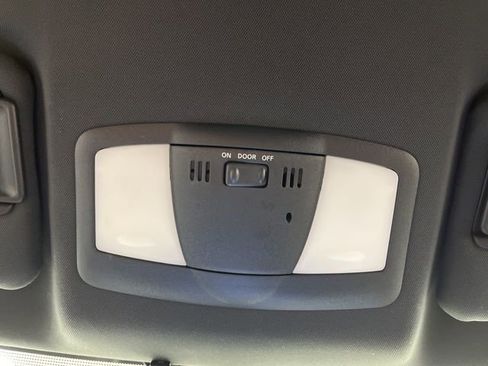 Used 2020 Nissan 370Z Coupe image 33