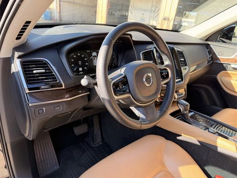 Used 2016 Volvo XC90 T6 Momentum w/ Momentum Plus Package image 14