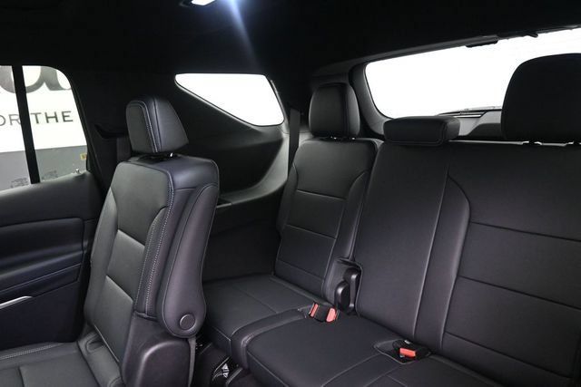 New 2027 Chevrolet Traverse LT w/ Sun and Wheel Package FWD image 9